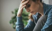 kvinde ked af det deprimeret